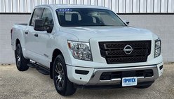 2023 Nissan Titan 