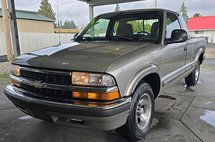 1998 Chevrolet S-10 LS