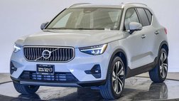 2025 Volvo XC40 B5 Plus Bright Theme