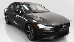 2024 Volvo S60 B5 Plus Dark Theme
