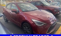 2020 Toyota Yaris Hatchback XLE