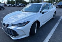 2019 Toyota Avalon Hybrid Limited