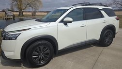 2023 Nissan Pathfinder SV