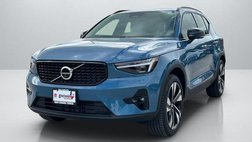 2025 Volvo XC40 B5 Ultra Dark Theme