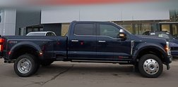 2025 Ford F-450 Super Duty Platinum