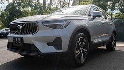 2025 Volvo XC40 B5 Core Bright Theme