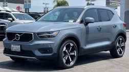 2021 Volvo XC40 T5 Momentum