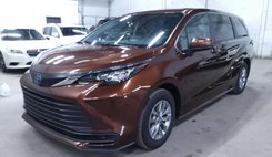 2022 Toyota Sienna LE 8-Passenger