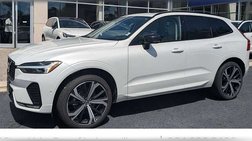 2024 Volvo XC60 B5 Ultimate Dark Theme