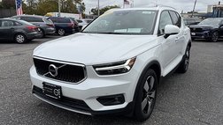 2021 Volvo XC40 T5 Momentum