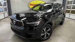 2024 Volvo XC40 B5 Core Dark Theme