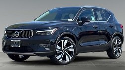 2025 Volvo XC40 B5 Plus Bright Theme