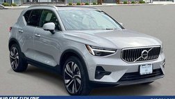 2025 Volvo XC40 B5 Ultra Bright Theme