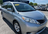 2013 Toyota Sienna 5dr 7-Pass Van V6 LE FWD (Natl)