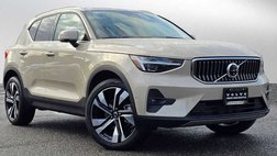 2025 Volvo XC40 B5 Plus Bright Theme