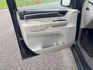 2009 Volkswagen Routan SE