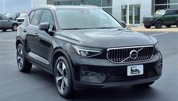 2025 Volvo XC40 B5 Plus Bright Theme