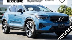 2023 Volvo XC40 B5 Plus Dark Theme