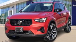 2024 Volvo XC40 B5 Ultimate Dark Theme