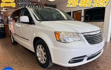 2016 Chrysler Town and Country Touring