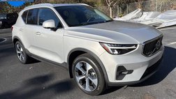 2023 Volvo XC40 B5 Plus Bright Theme