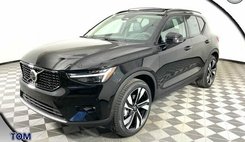 2025 Volvo XC40 B5 Ultra Dark Theme