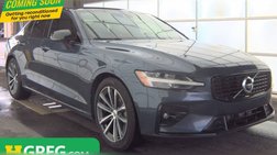 2022 Volvo S60 B5 Momentum