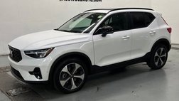 2023 Volvo XC40 B4 Ultimate Dark Theme