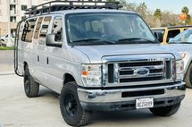 2013 Ford E-Series E-350 XLT Super Duty Extended Passenger Van