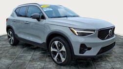 2024 Volvo XC40 B5 Plus Dark Theme