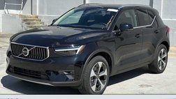 2025 Volvo XC40 B5 Plus Bright Theme