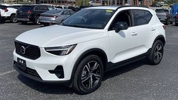 2024 Volvo XC40 B5 Core Bright Theme