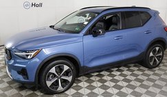 2023 Volvo XC40 B5 Plus Dark Theme