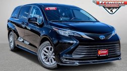 2023 Toyota Sienna LE 8-Passenger