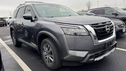 2025 Nissan Pathfinder SL
