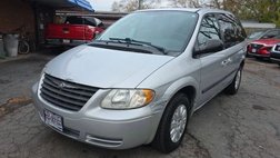 2005 Chrysler Town and Country Base