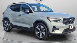 2025 Volvo XC40 B5 Plus Dark Theme