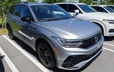2022 Volkswagen Tiguan SE R-Line Black