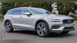 2025 Volvo V60 Cross Country B5 Plus