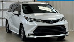2022 Toyota Sienna XLE