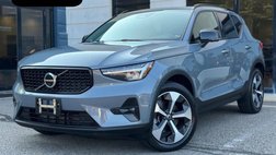 2023 Volvo XC40 B4 Ultimate Dark Theme