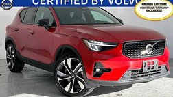 2023 Volvo XC40 B5 Ultimate Dark Theme