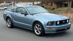 2005 Ford Mustang GT Deluxe