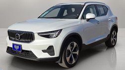 2025 Volvo XC40 B5 Core Bright Theme