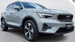 2025 Volvo XC40 B5 Plus Bright Theme