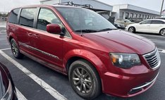 2016 Chrysler Town and Country S