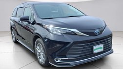 2022 Toyota Sienna XLE 8-Passenger