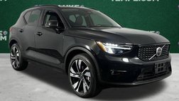 2025 Volvo XC40 B5 Plus Dark Theme