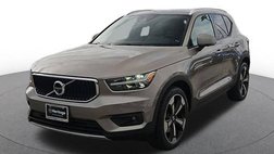 2022 Volvo XC40 T5 Momentum