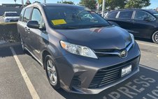 2019 Toyota Sienna LE